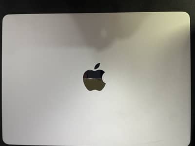 Apple MacBook Air M2 (13.6” – Silver) 16GB RAM | 256GB SSD | Like New