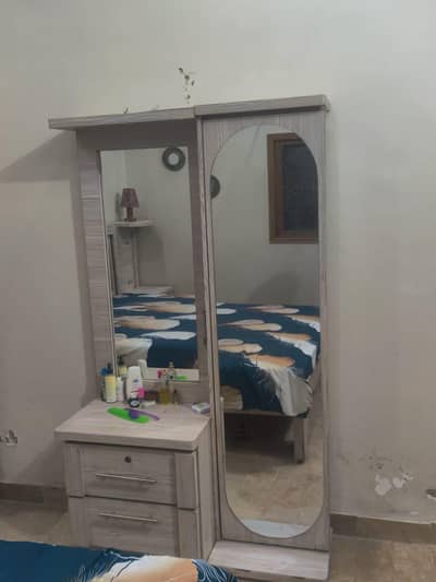 furniture+with cheirs and fancy window folding curtains