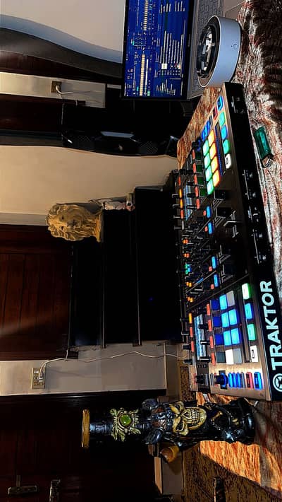 Traktor Kontrol S8