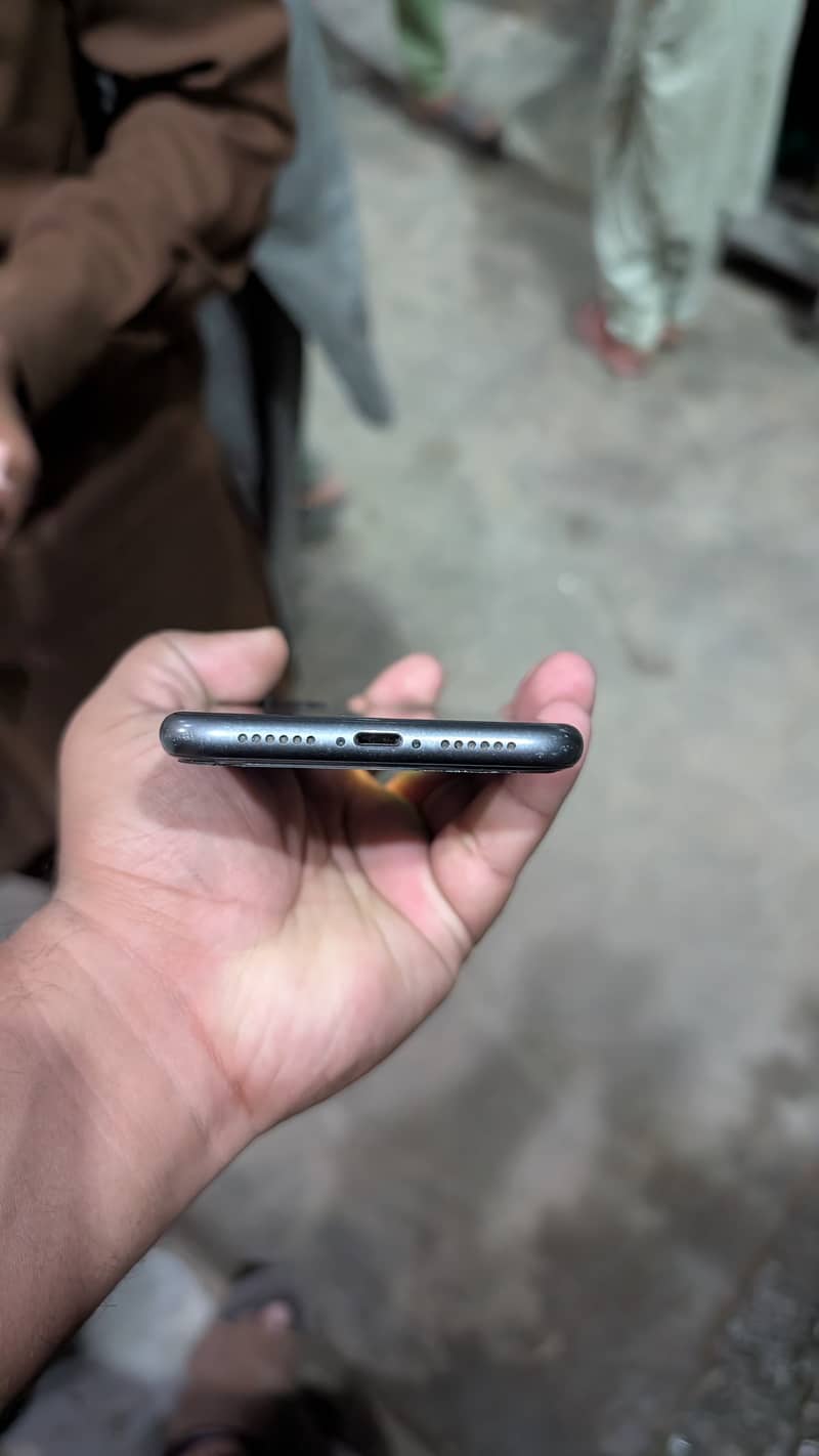 iPhone 11 1