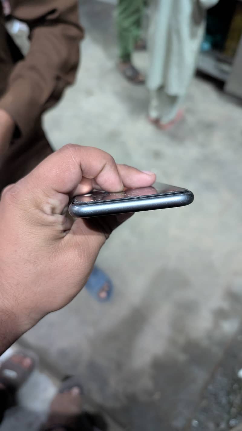 iPhone 11 2