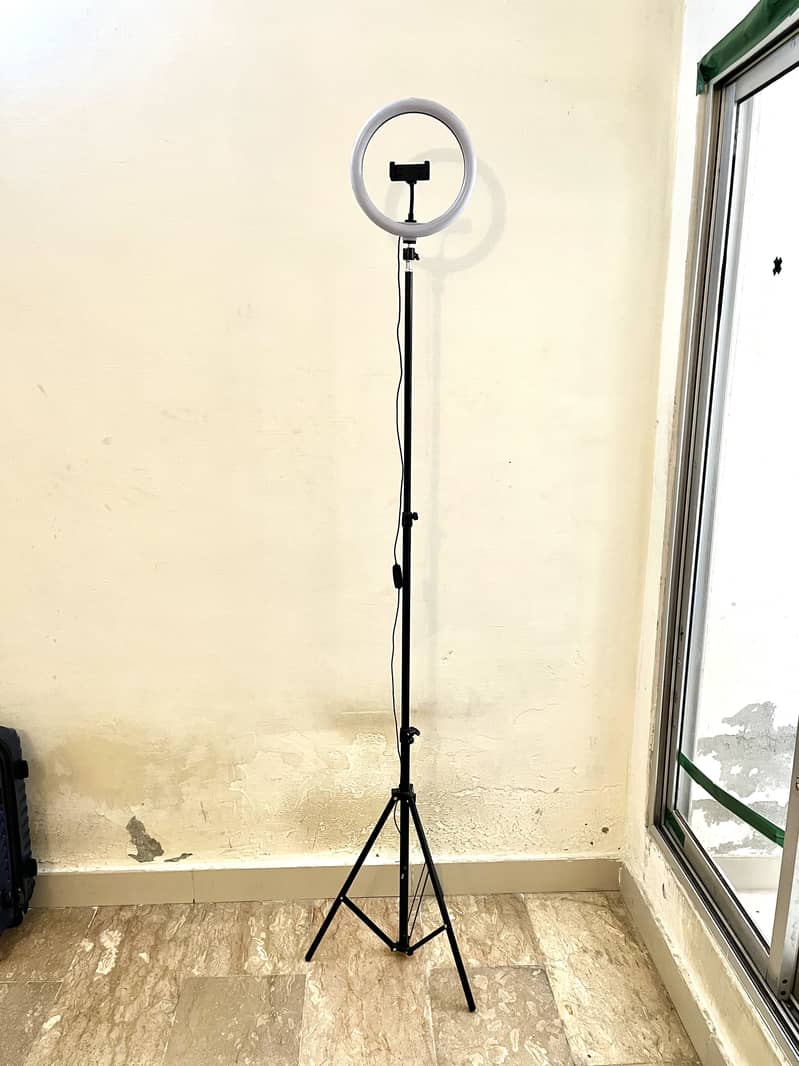 7ft tripod 0