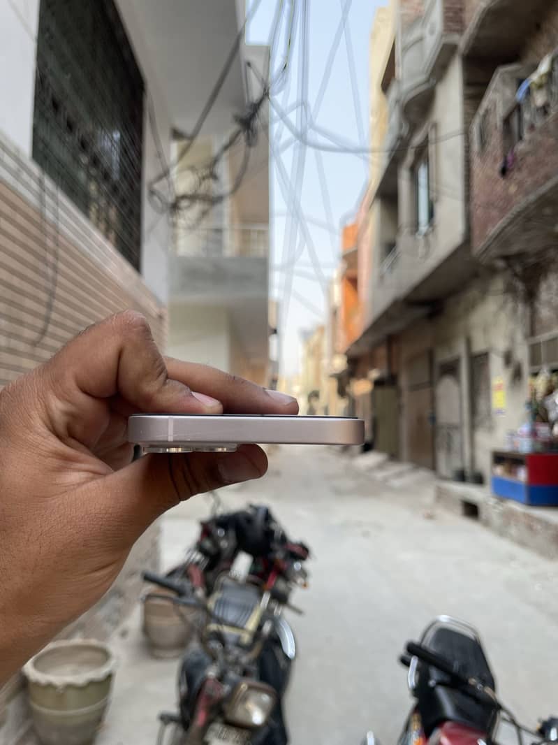 iPhone 13 5