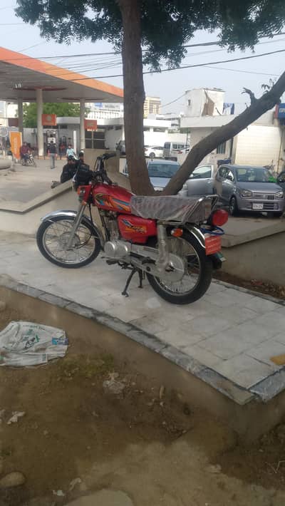united 125