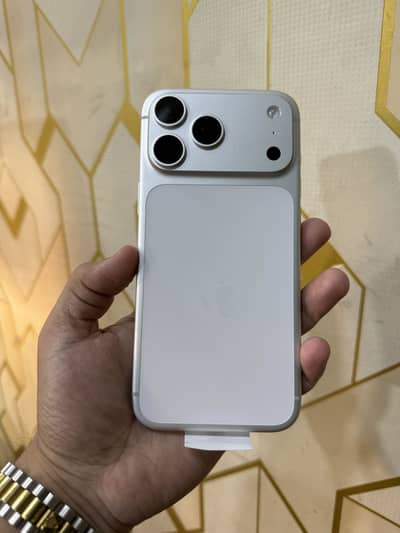 Iphone 17 pro max jv(sim locked) 100% battery 36 cycle count