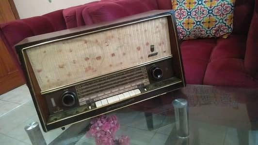 murphy wooden body antique radio