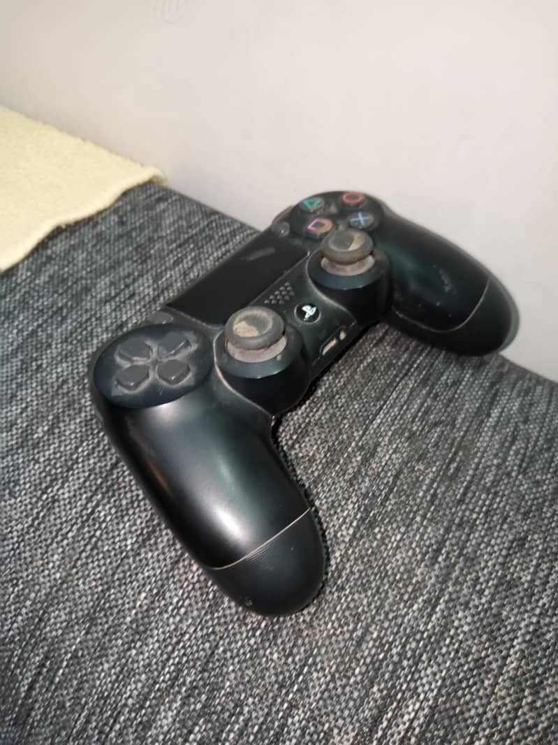 PS4 Console and Controller 1