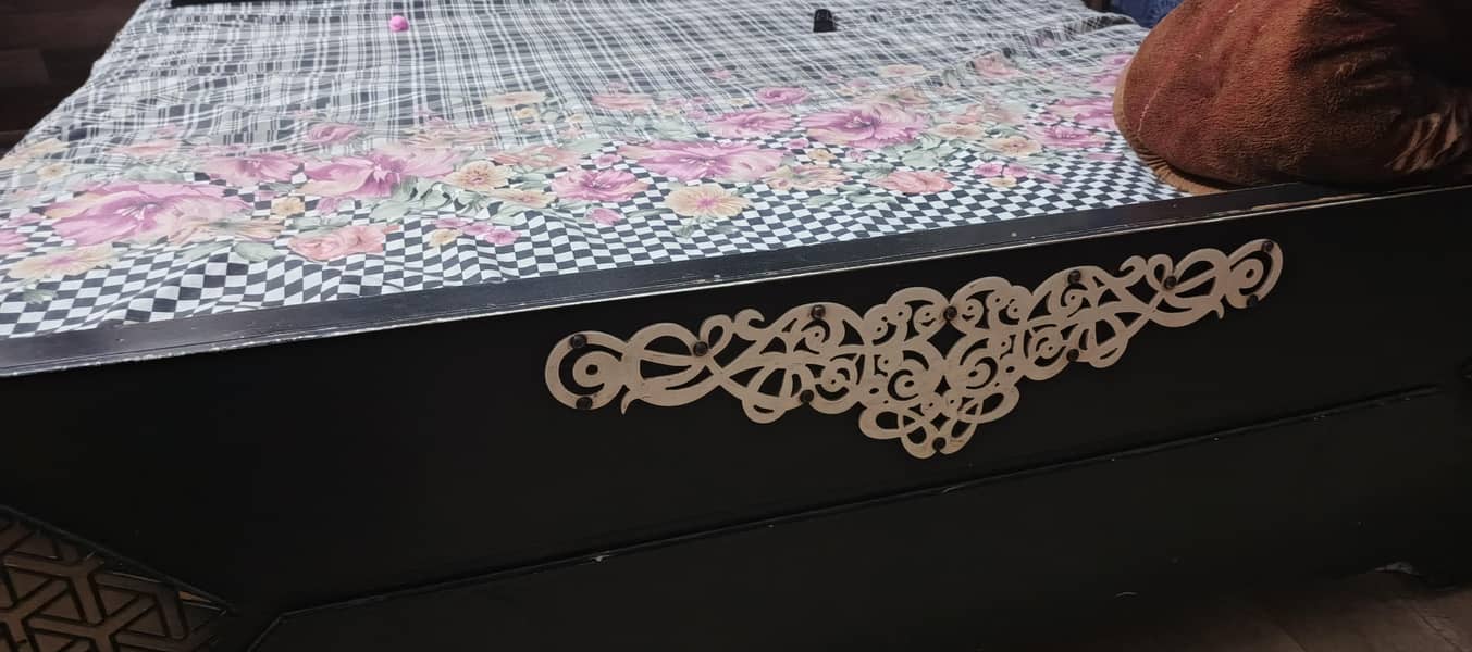double bed with dressing table 4