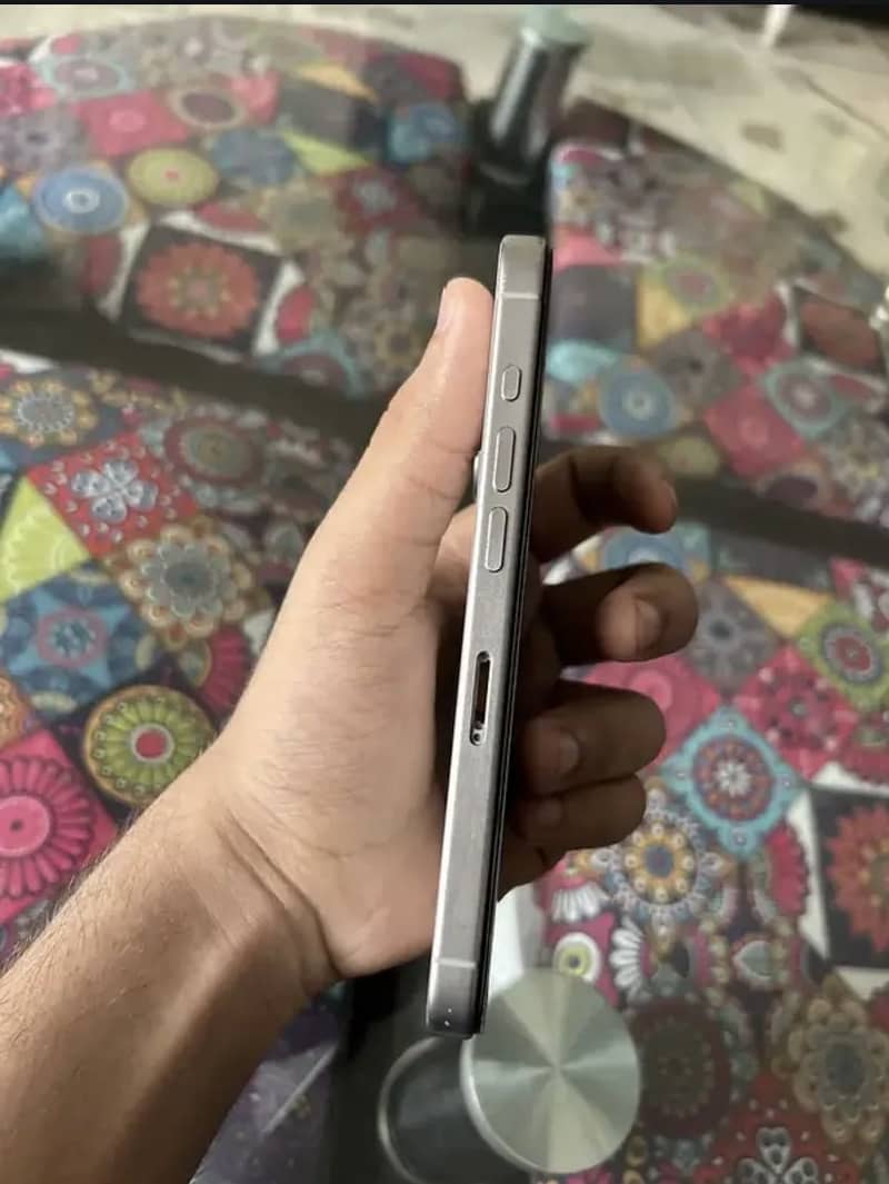 iPhone 15pro 6