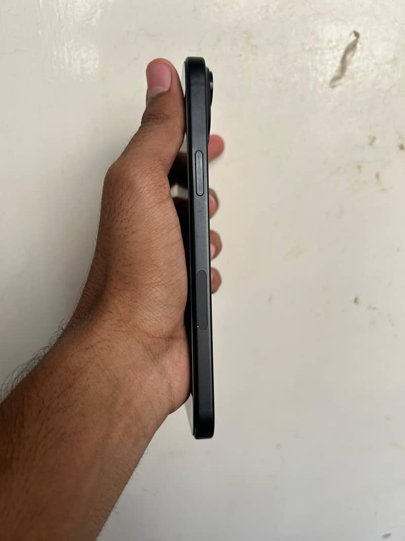 iPhone 15 Plus 2