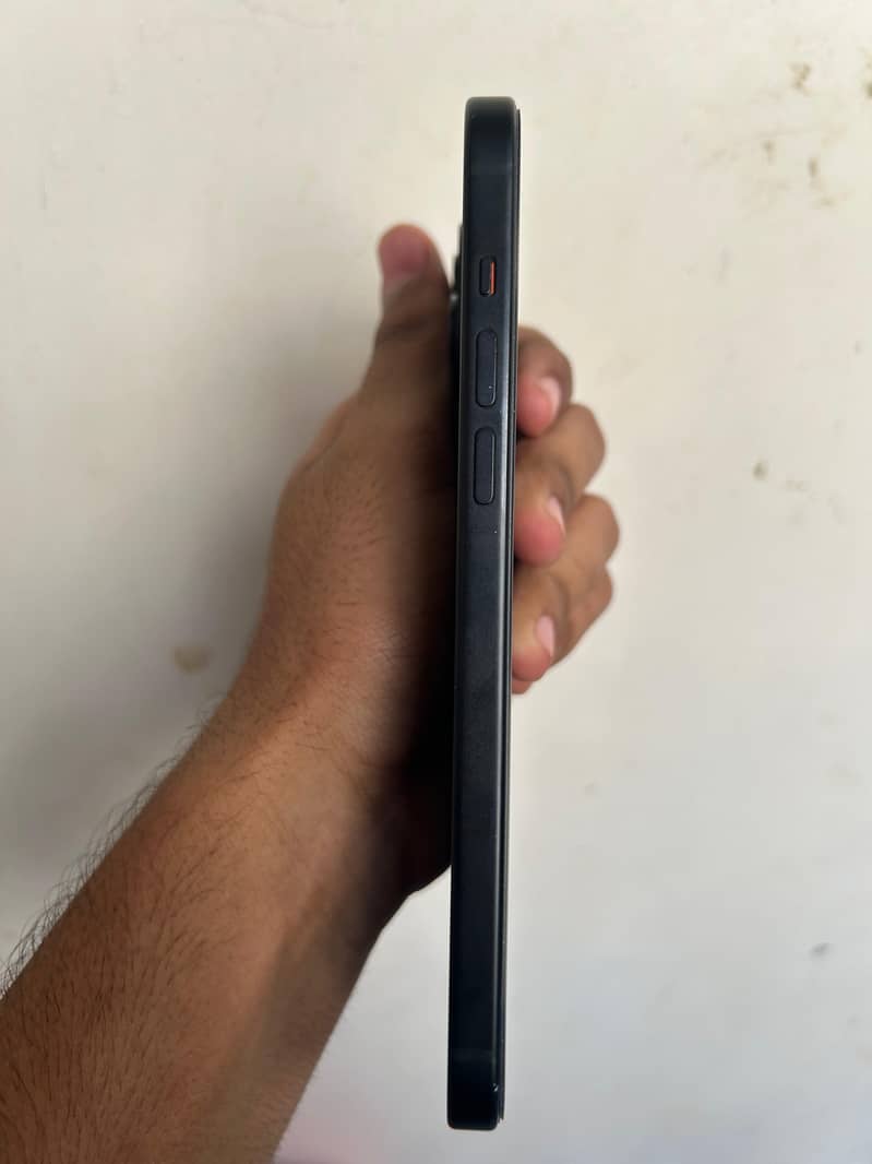 iPhone 15 Plus 3