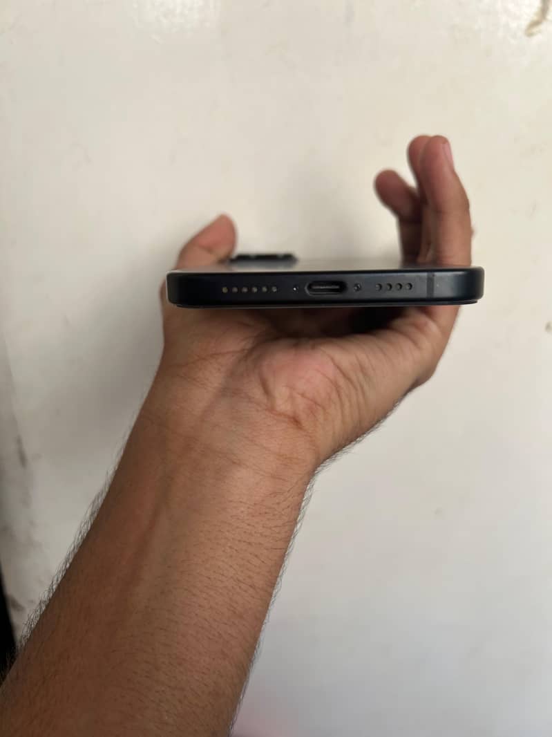 iPhone 15 Plus 4