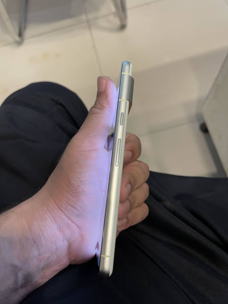 Google pixel 7 4