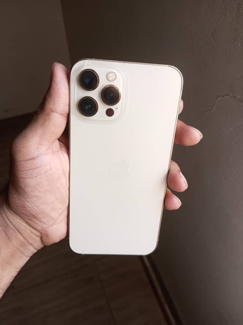 iPhones 12 pro max 4