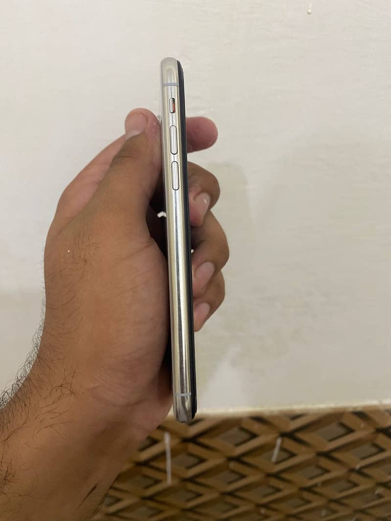 iPhone x 4