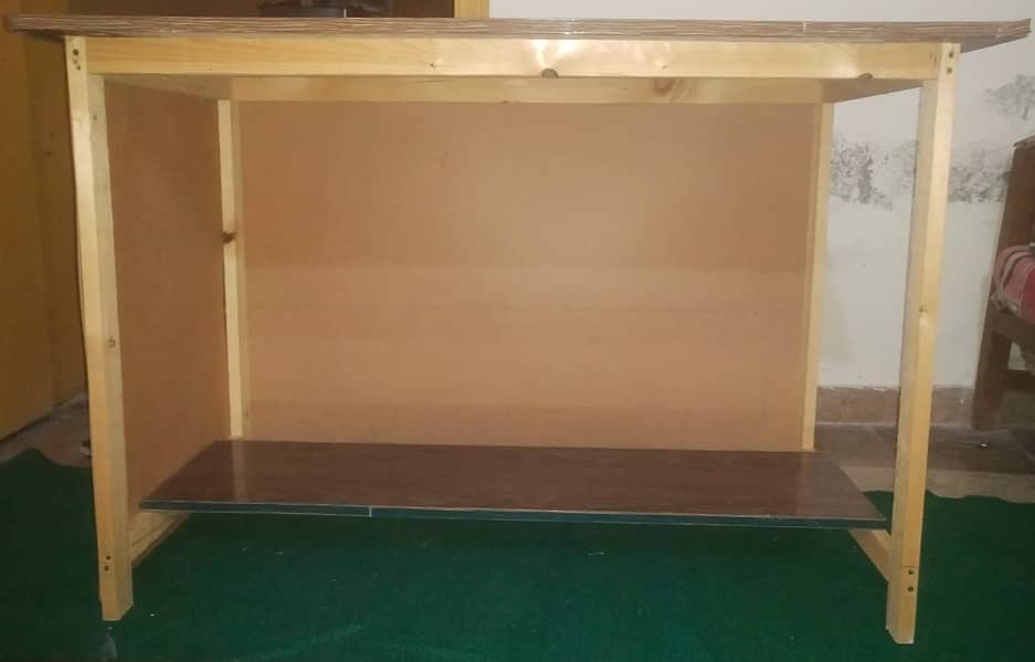 Custom Made Computer Tables 0