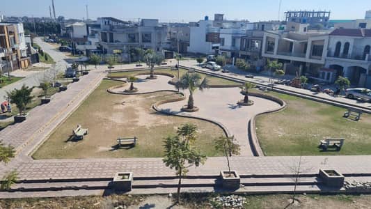 5 Marla plot for sale in orchard Green paragon city