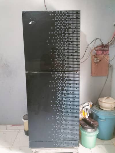 i am selling my refrigerator  PEL