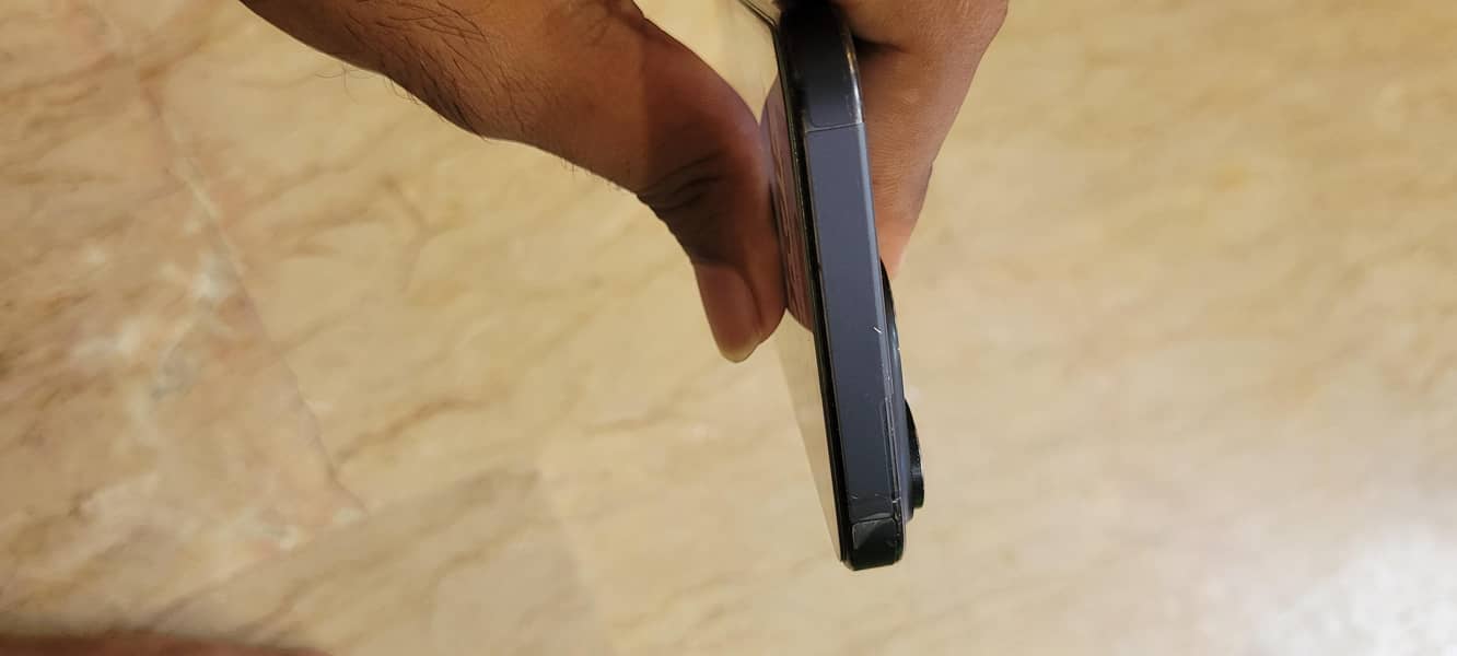 iPhone 15 pro max 3