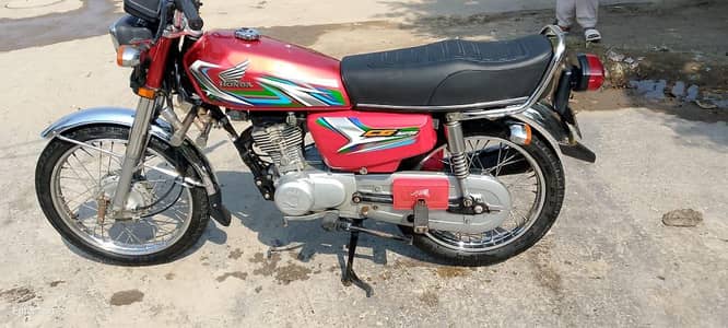 Honda 125 Red