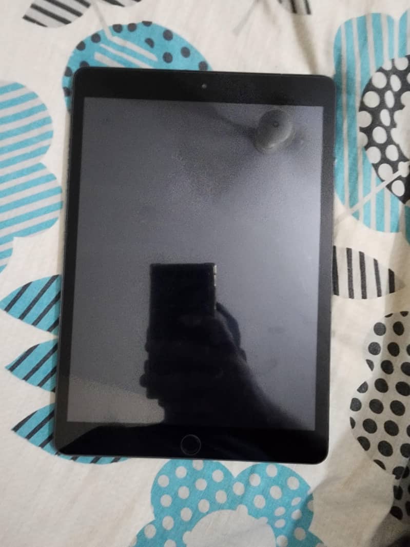 IPAD 8TH GEN 1