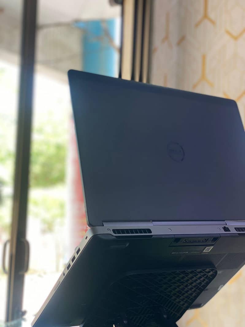 Dell precision 7720 2