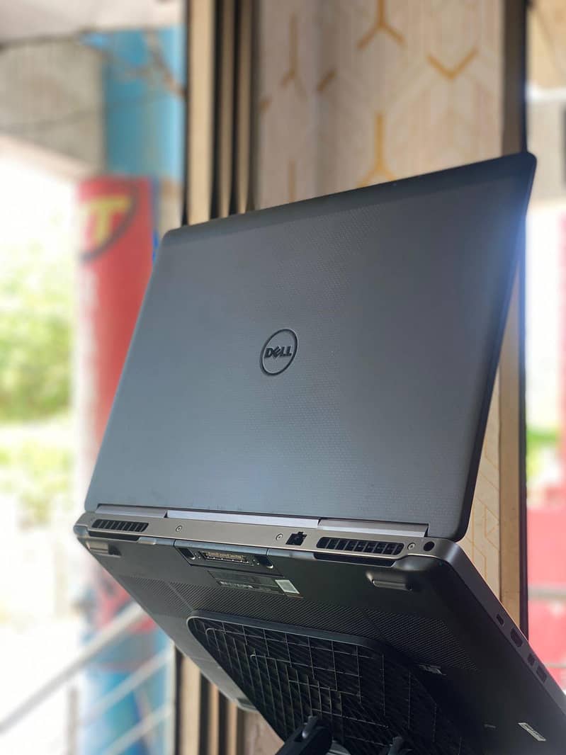 Dell precision 7720 4