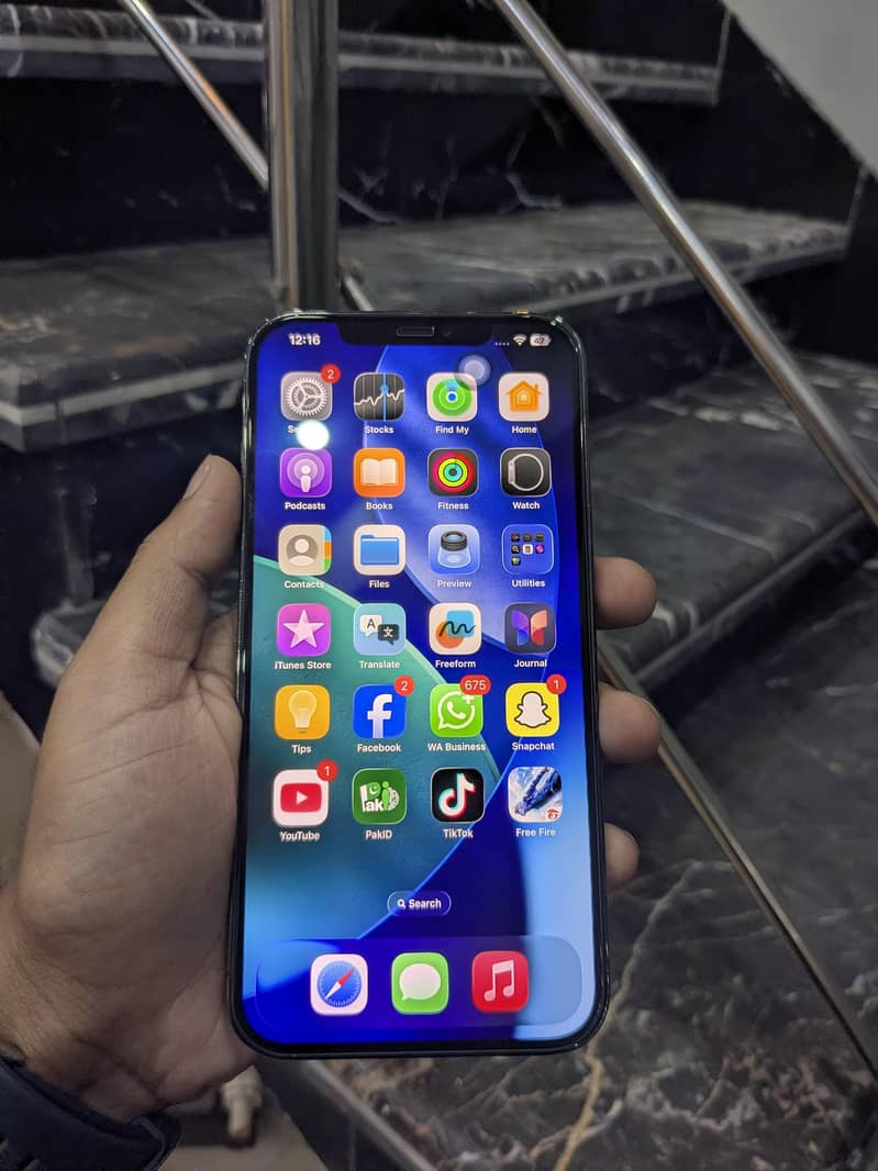 Iphone 12 pro max 8