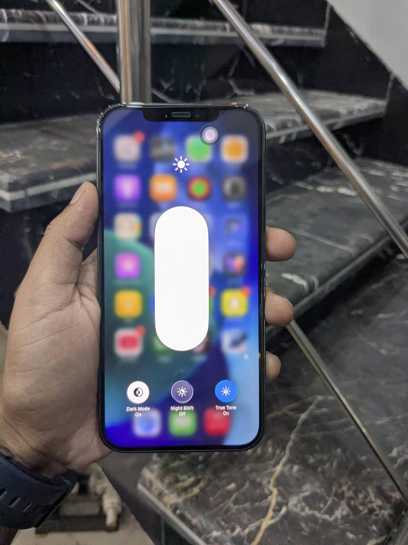 Iphone 12 pro max 9