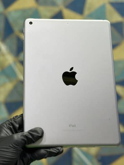 Apple iPad 5th Generation  9.7″ Display | 128GB