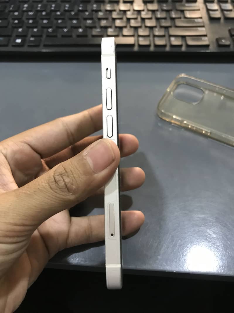 Iphone 12 MiNi 1