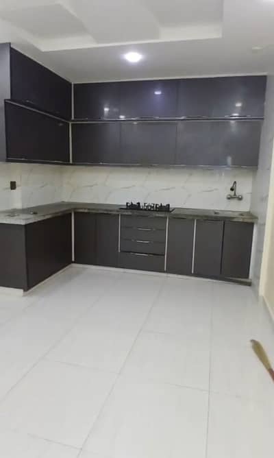 Flat For Rent 3bedroom Drawing Dinning 2nd Floor Boundary Wall 24/7 key Avaiable Roshan Associates 03334898934