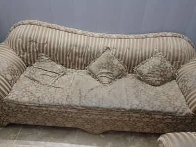 5 seater  heavy sofa set with covers & centre table. .