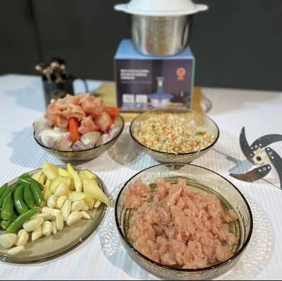 2.0manual meat &veg push chopper with stainless steel bowl.