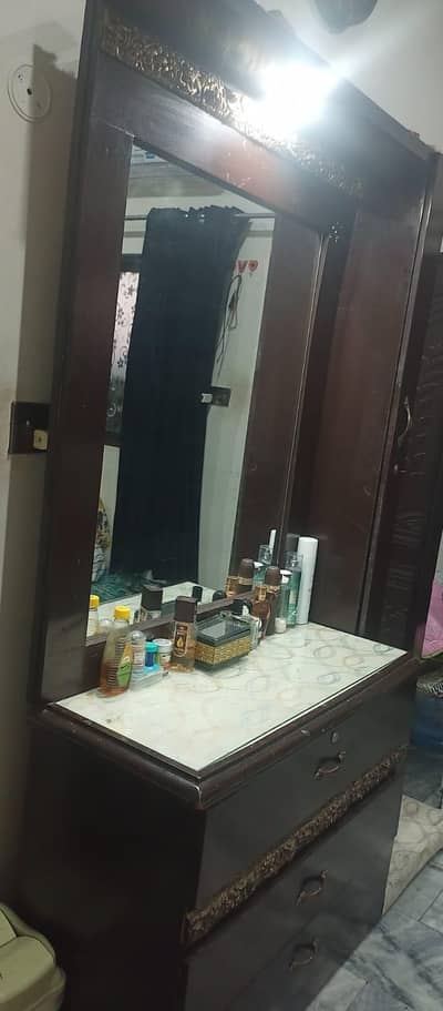 dressing table