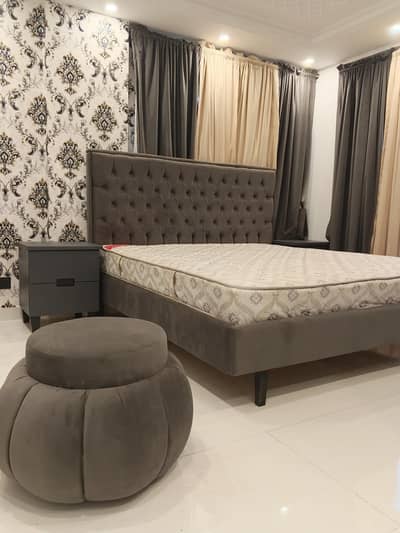 Poshish bed with  two sitetable deco paint grey