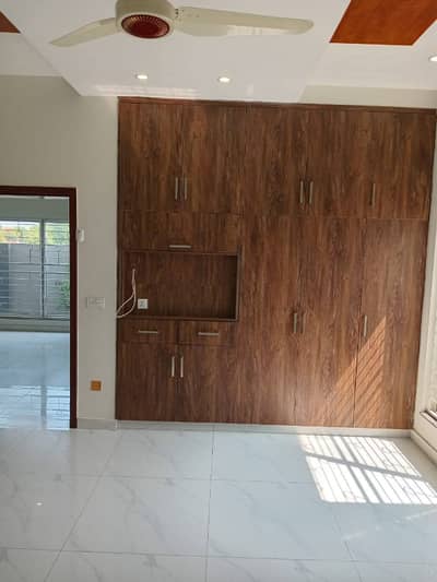 1 BED NON FURNISHED APRTMENT FOR RENT IN BAHRIA TOWN LAHORE