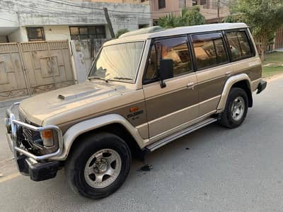 MITSUBISHI PAJERO 1990 IN GOOD CONDITION
