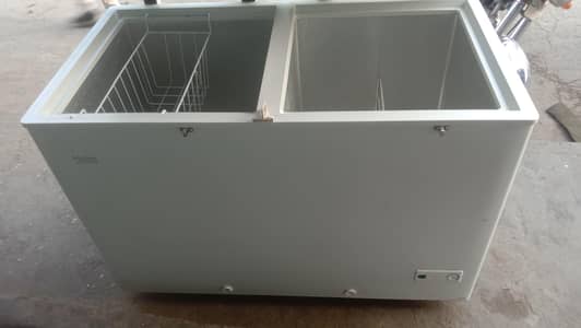D freezer Hair New condition 2door whatapp03214717980