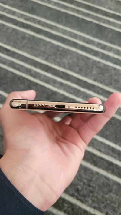 iPhone 11pro max. battery health 92 . all ok phone