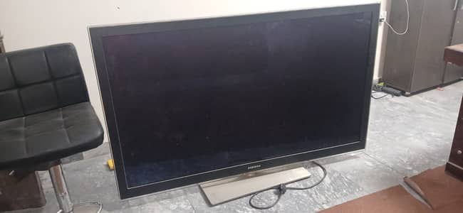 Samsung 63-inch plasma TV (Model: PS63C7000).