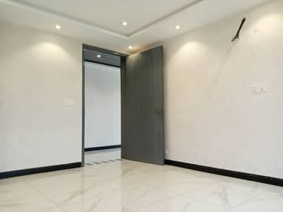 1 BED NON FURNISSHED APRTMENT FOR RENT IN BAHRIA TOWN LAHORE