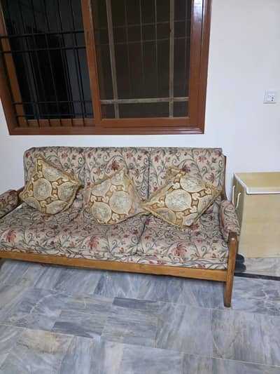 Solid Oak Wood 3 Seater Sofa for Sale. 9.5/10 condition.