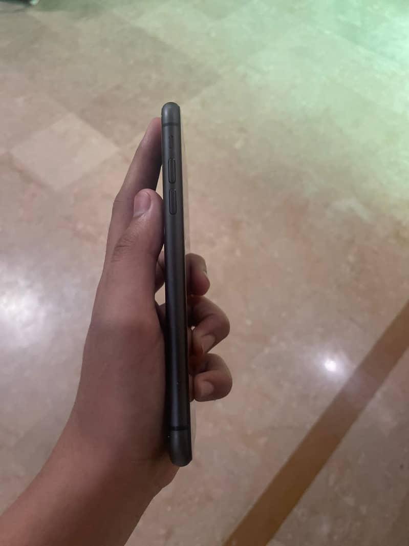 IPHONE 11 1