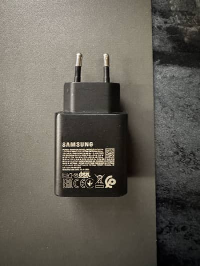 Samsung 45W super fast charger -