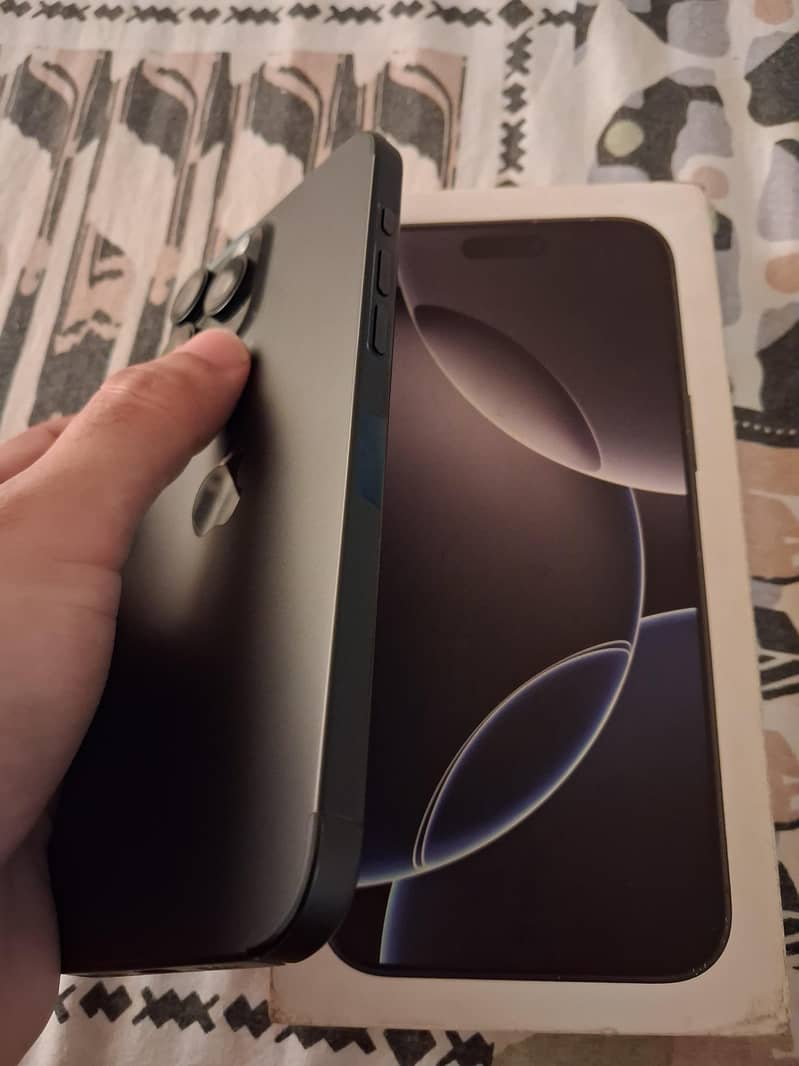 iphone 16 pro max 3