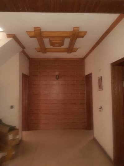 1 Kanal Upper Portion For Rent With 3 Beds