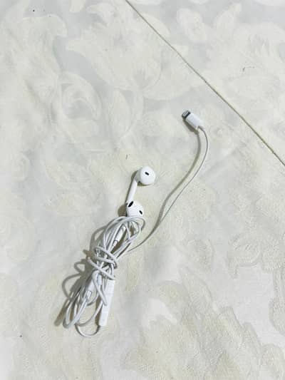 EarPods with lightning connector