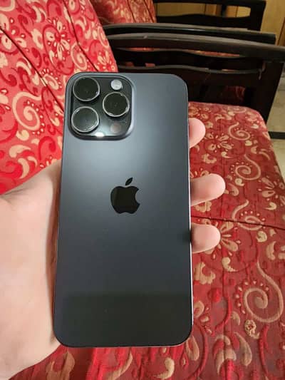 Iphone 15 pro max minor dot