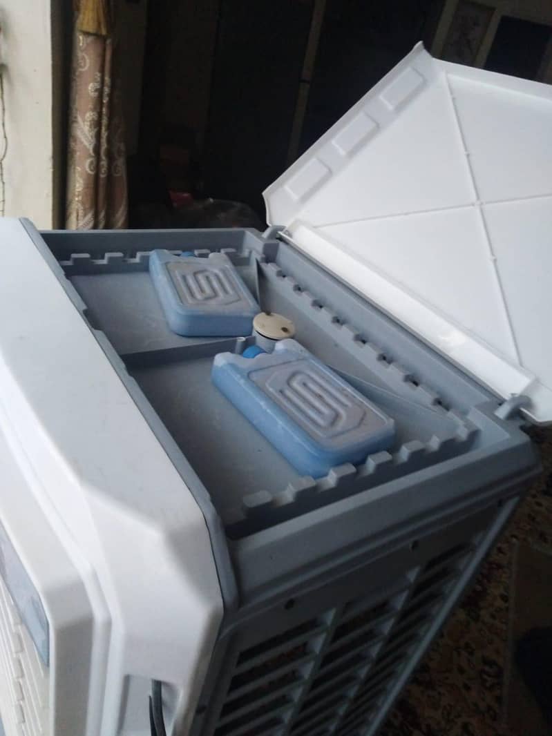 AC DC cooler 0